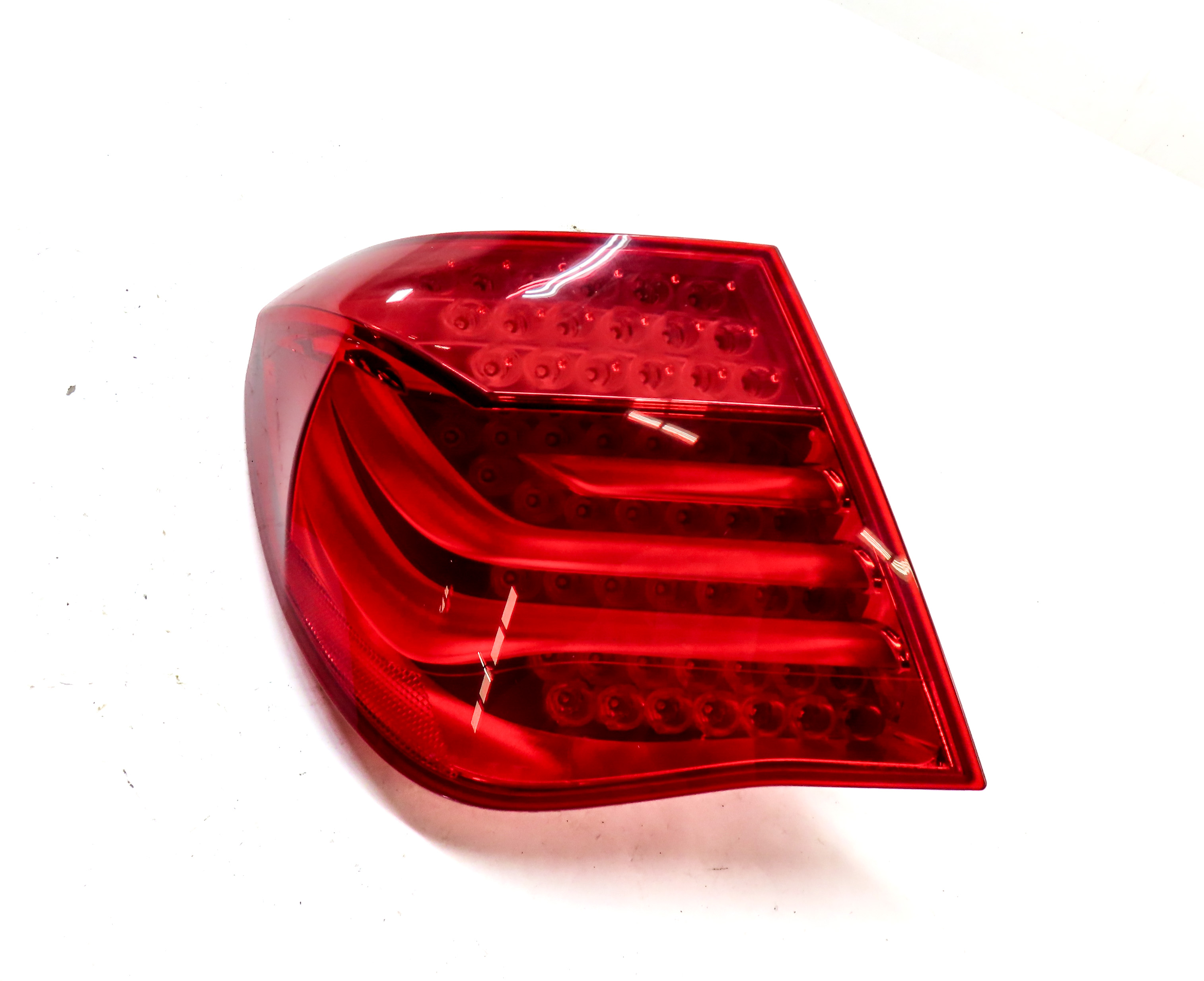 2009-2012 BMW 7 SERIES (F01) LEFT DRIVER REAR OUTER TAILLIGHT BRAKE LIGHT LAMP — exact item pictured
